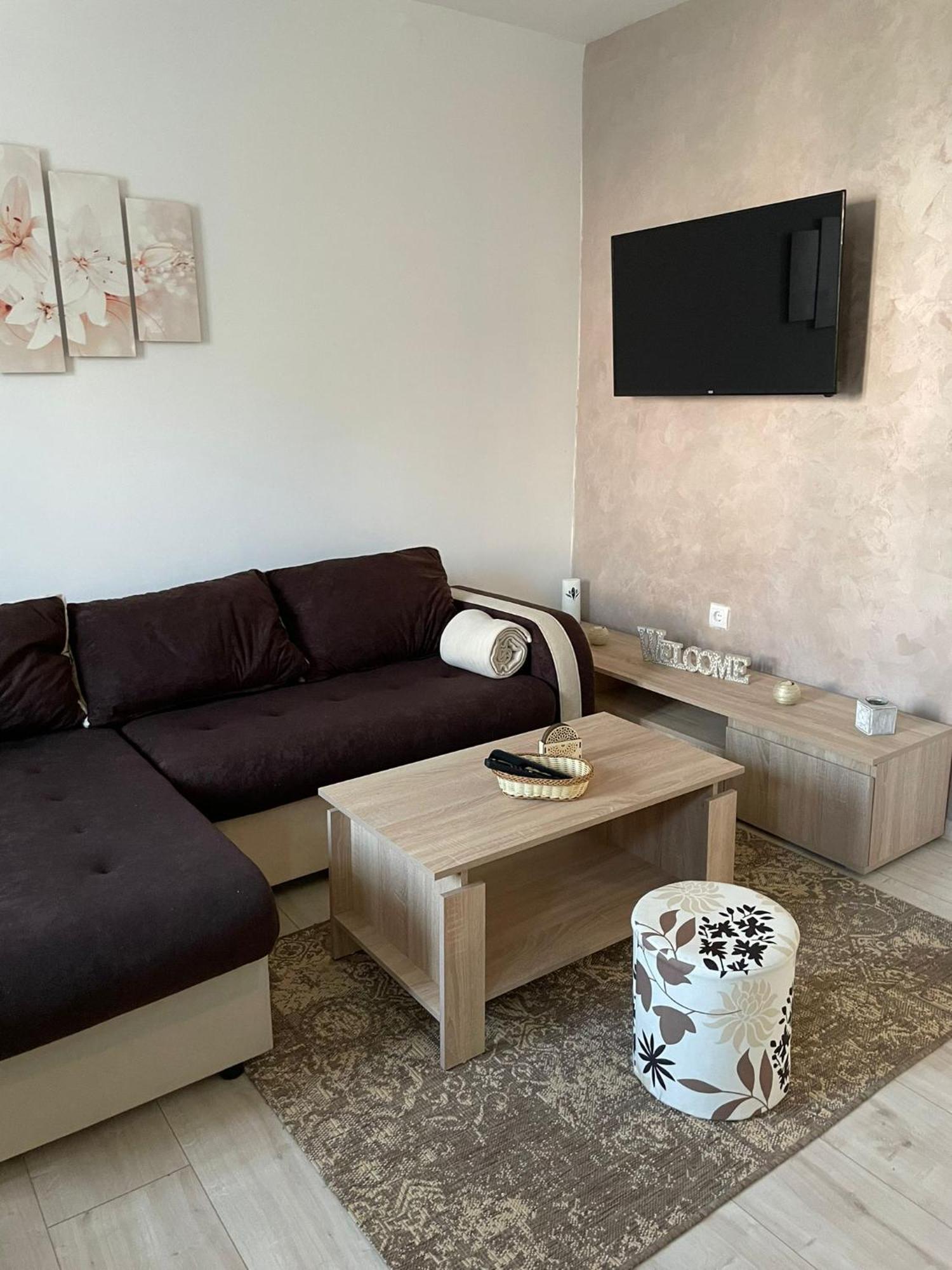 Apartmani Marija Zemun Zemun Polje Экстерьер фото