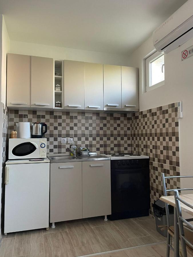 Apartmani Marija Zemun Zemun Polje Экстерьер фото