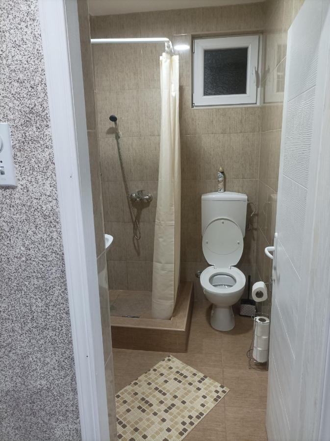 Apartmani Marija Zemun Zemun Polje Экстерьер фото