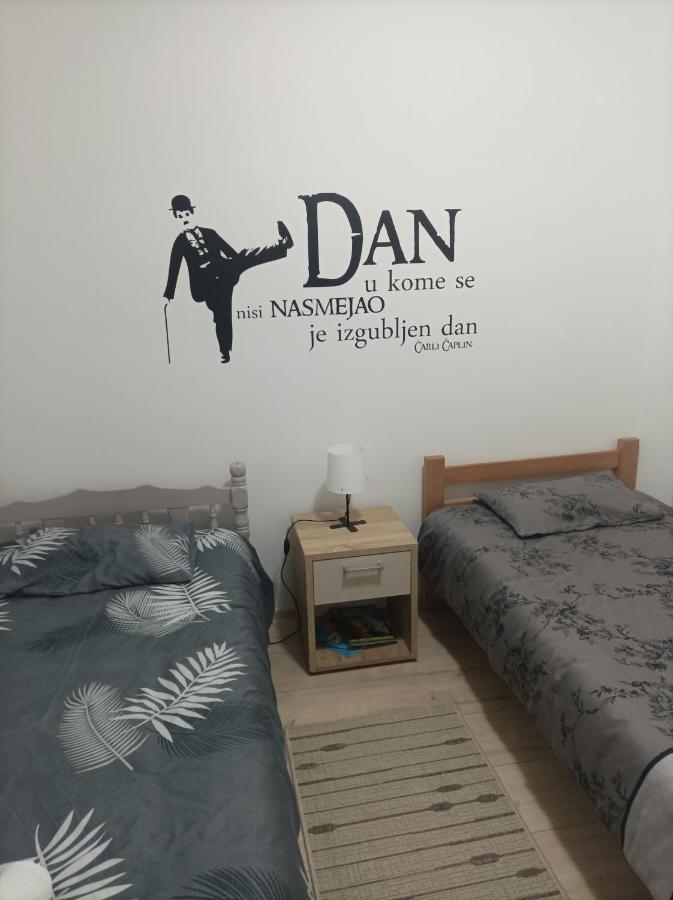 Apartmani Marija Zemun Zemun Polje Экстерьер фото